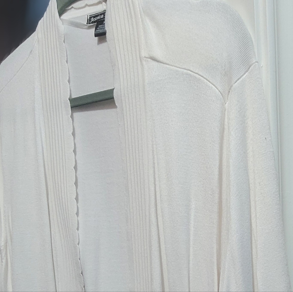 Jessica Howard White Light weight overpiece